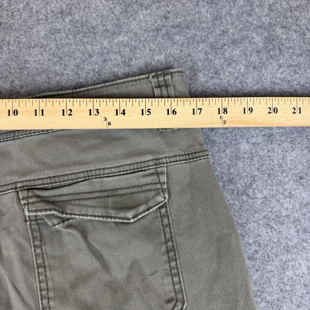 UNIONBAY Men's Cargo Shorts Size 34 Olive Green Stretch Cotton Twill Hiking Camp